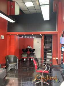 NAMEŠTEN FRIZERSKI SALON - BULEVAR