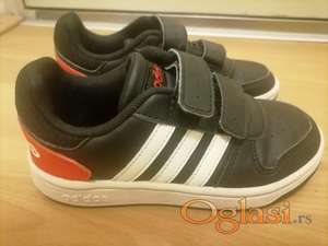 Adidas patike za decake, broj 31,unutrasnje gaziste 18,5cm