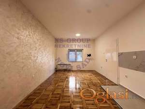 553841-Garsonjera-25m2-Petrovaradin