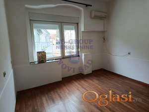 Povolan dvorišni stan!