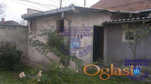 Kuča u Petrovaradinu!