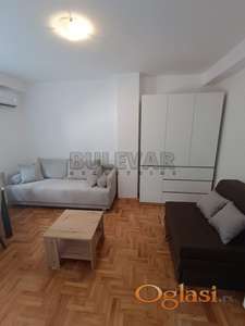 Izdaje se garsonjera 27m2 u blizini Šojke!