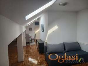  KOMFORNA GARSONJERA SA FIKSNIM TROŠKOVIMA U HADŽI RUVIMOVOJ ULICI