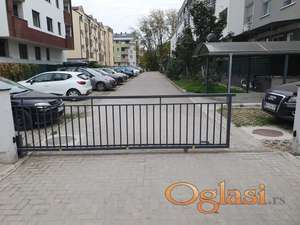 Garaža/parking Jerneja Kopitara, 17m2, 3,5x4,85m u suterenu sa rolo vratima