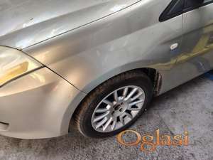 Fiat bravo 2 krilo levo kod boje 272