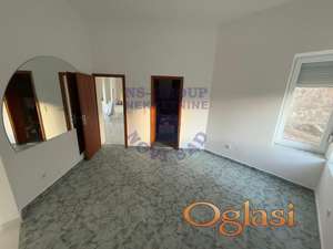 Odlicna kuca na Popovici!