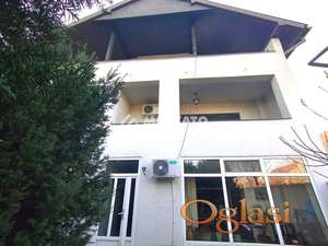 Prostrana kuća na tri etaže ( 390 m2) i garaža, Gradnulica ID#1464