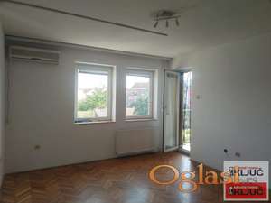 SOCIJALNO, 42m2, Dvosoban sa Garažom