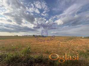 Na prodaju poljoprivredni plac, na ulazu u Begec.