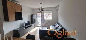 Trosoban pet-friendly stan na ulazu u Futog.