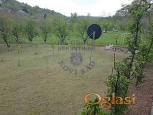 Odličan plac u Sremskoj Kamenici-Bocke!