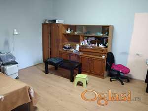 Prodaje se dobar, dvorišni stan u centru Beočina!!