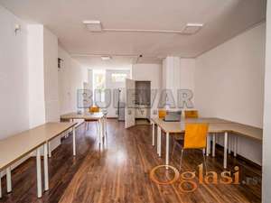Izdaje se lokal na Crvenom pevcu, 70m2