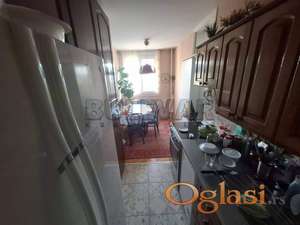 Izdaje se dvosoban stan kod Gradske Bolnice, 54m2