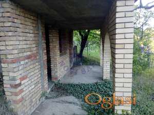 Odlicna kuca u Irigu