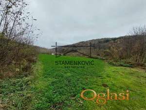 Prodaju se dva placa koje deli potok ID#7191