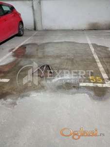 Izdaje se garažno mesto u centru Niša, na keju, 14m2!