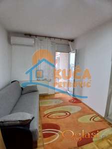 Izdaje se jednoiposoban stan kod Filozofskog fakulteta, 42m2