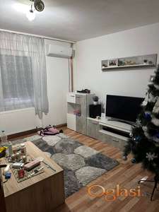 KUĆA SA POTKROVLJEM U BLIZINI TISE