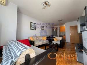 Odličan komforan dvosoban u novijoj zgradi na Bulevaru Evrope!