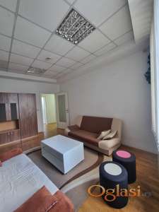 Prodaja stana u Novom Sadu, eletna zgrada