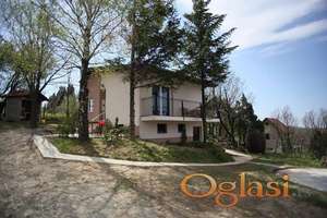 Ledinci,Liparije,Novi Sad Vikendica na prodaju.