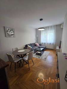 NOVI SAD, BULEVAR OSLOBODDJENJA, JEDNOIPOSOBAN STAN,ODMAH USELJIV-450E