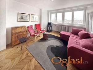 Dvosoban stan sa otvorenim pogledom|Strogi centar grada ID#2528