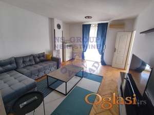 Dvosoban stan na Bulevaru oslobođenja, površine 57m2