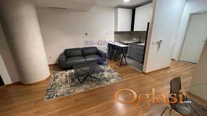 Kompletno namešten dvosoban stan u centru Novog Sada!