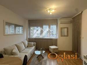 Izdajem lep renoviran dvosoban stan na Grbavici !!! ID#6226