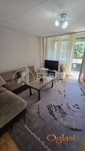 Izdaje se odličan, dvosoban stan na Bulevaru Nemanjića, 52m2