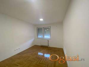 540323-Garsonjera-20m2-Grbavica