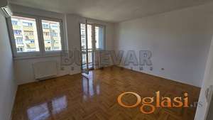 Izdaje se odličan stan na Bulevaru Nemanjića, 65m2