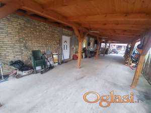 Porodična kuća na obodu Kaća