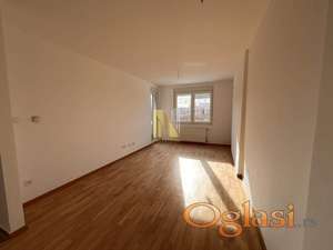 Prazan stan u kompleksu Square garden, useljiv od 01. marta