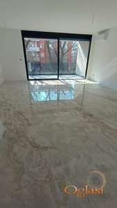 <p>NOV PRAZAN ČETVOROSOBAN LUX STAN SA PARKINGOM, CENTAR