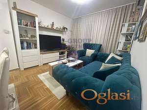 Dvoiposoban stan kod Zeleznicke Stanice