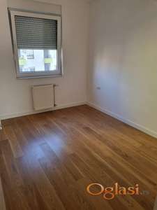 Odličan četvorosoban stan u Aveniji! Aranj Janoša