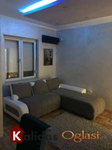 odmah useljiva garsonjera - kvalitetno