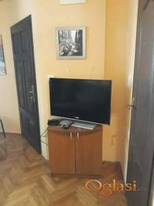 Odmah useljiva garsonjera na odlicnoj lokaciji