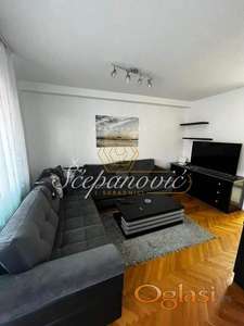 Moderno opremljen trosoban stan na Grbavici