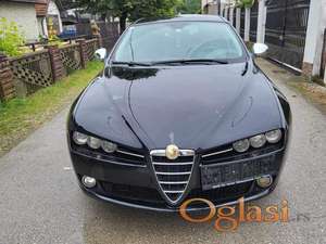 Alfa Romeo 159 hauba