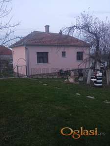 Kuća u Kniću, 65 m2 na placu 18,61 ari