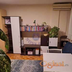 Izdaje se lep jednosobni stan na Liman 3.