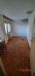 Izdajem jednoiposoban stan na Novom Naselju 37m2