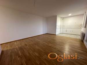 Useljiv stan vrhunskog kvaliteta sa velikom terasom