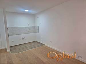 Cena je sa PDV-om. Izuzetno visok kvalitet gradnje i opreme.