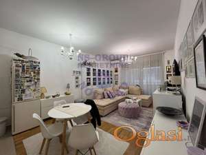 Fantastčan trosoban stan od 77m2