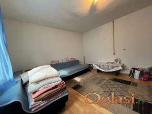 Kuca u Sremskoj Kamenici